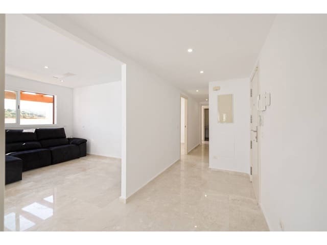 2 bedroom Penthouse for sale in La Alcaidesa with pool garage - € 375,000 (Ref: 9183181)