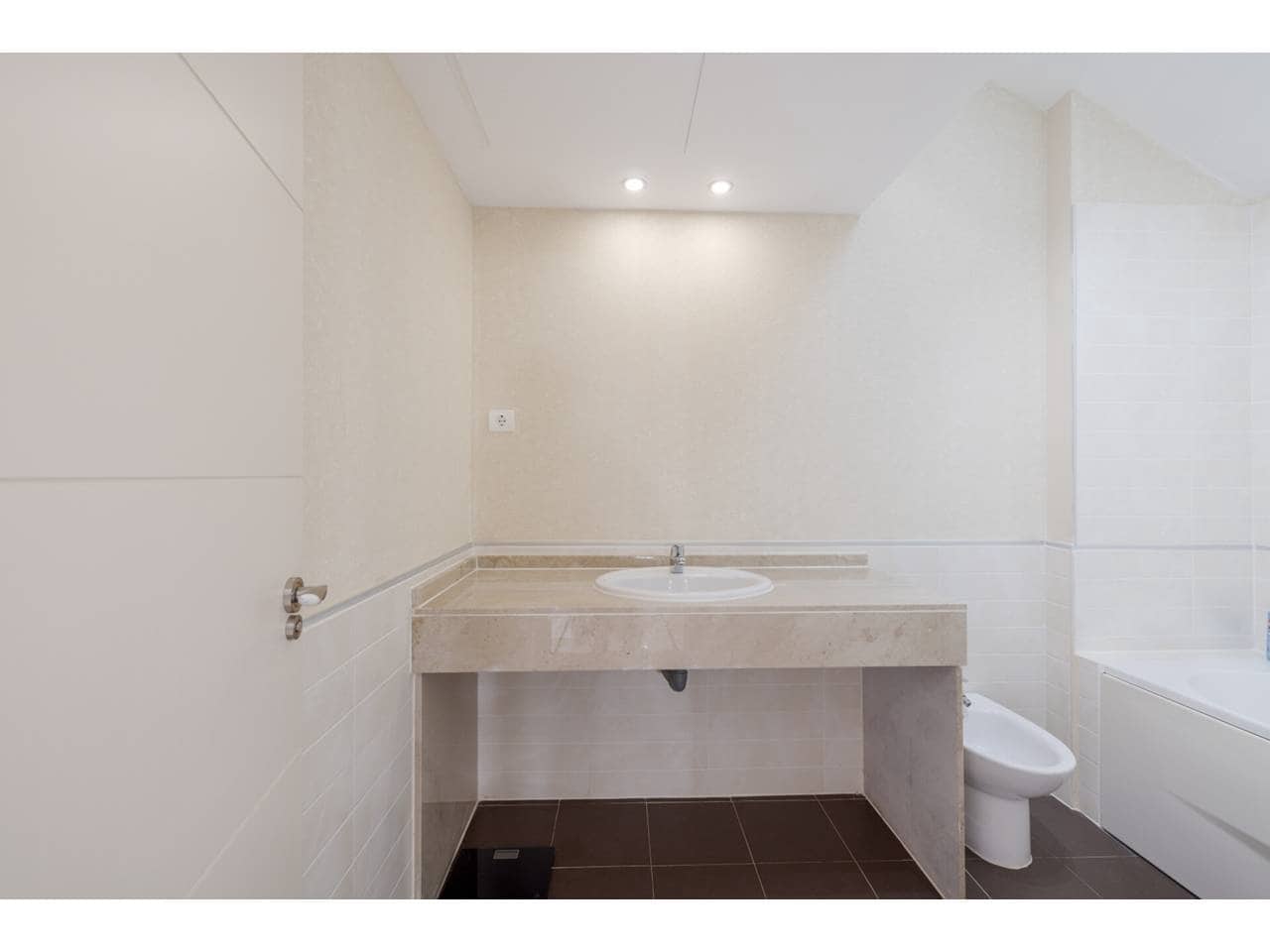 2 soverom Penthouse til salgs i La Alcaidesa med svømmebasseng garasje - € 375 000 (Ref: 9183181)