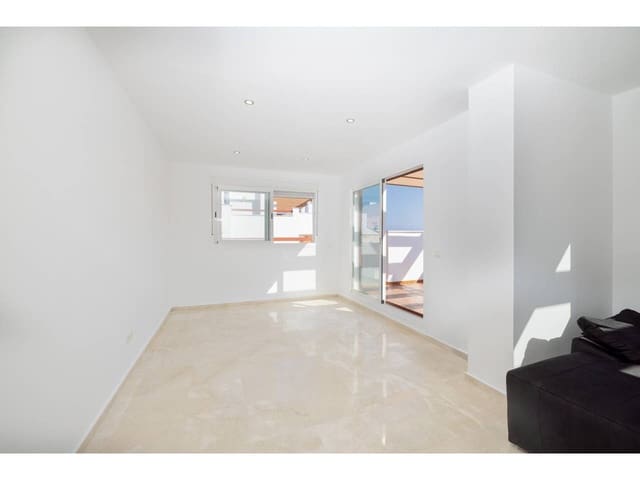 2 bedroom Penthouse for sale in La Alcaidesa with pool garage - € 375,000 (Ref: 9183181)