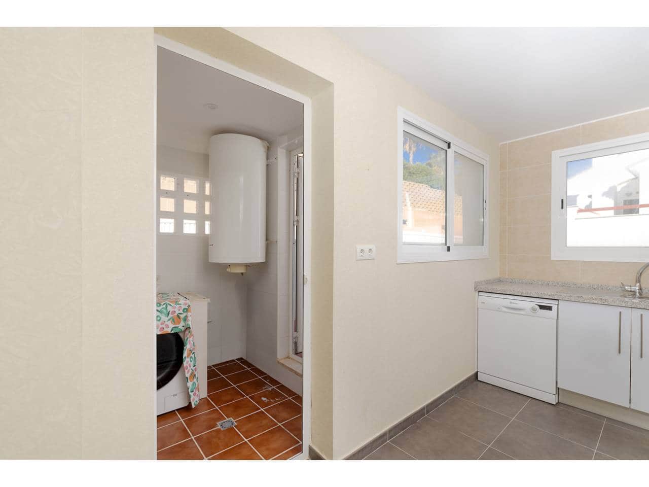 2 soverom Penthouse til salgs i La Alcaidesa med svømmebasseng garasje - € 375 000 (Ref: 9183181)