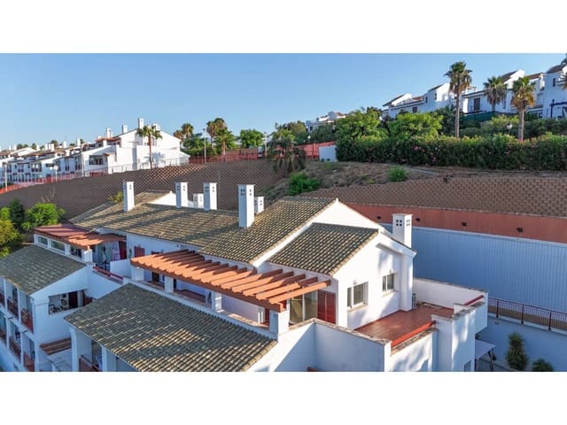 2 bedroom Penthouse for sale in La Alcaidesa with pool garage - € 375,000 (Ref: 9183181)