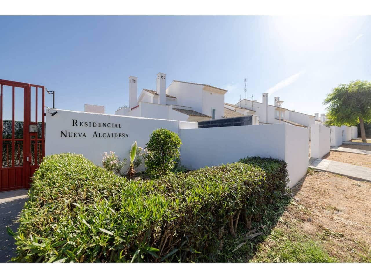 2 soverom Penthouse til salgs i La Alcaidesa med svømmebasseng garasje - € 375 000 (Ref: 9183181)