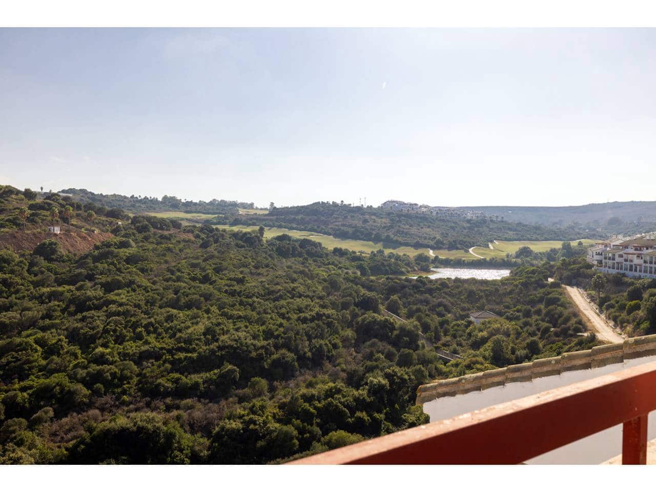 2 soverom Penthouse til salgs i La Alcaidesa med svømmebasseng garasje - € 375 000 (Ref: 9183181)