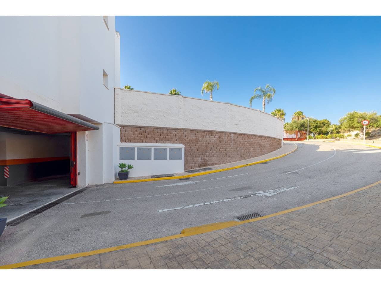 2 soverom Penthouse til salgs i La Alcaidesa med svømmebasseng garasje - € 375 000 (Ref: 9183181)