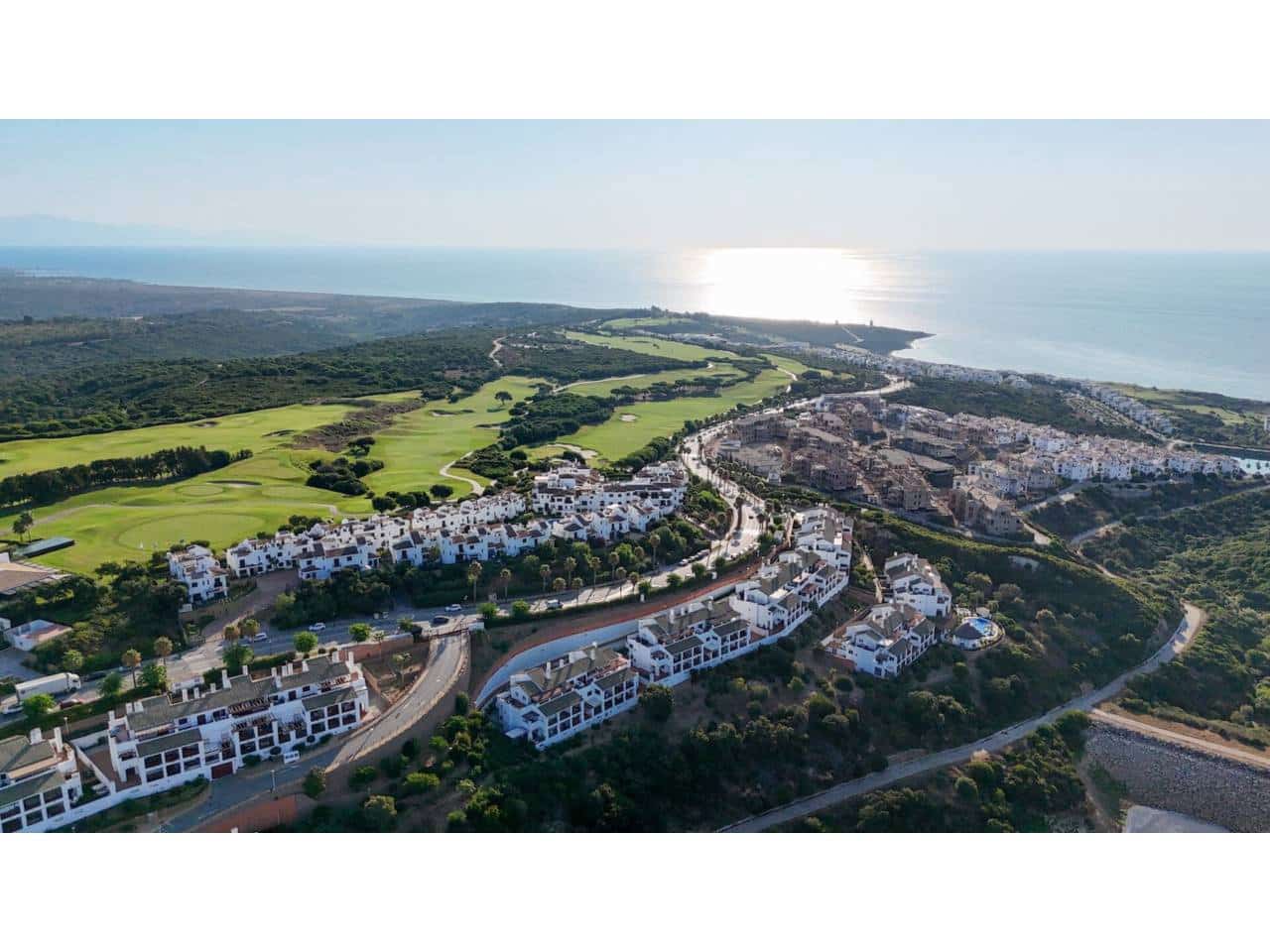 2 soverom Penthouse til salgs i La Alcaidesa med svømmebasseng garasje - € 375 000 (Ref: 9183181)