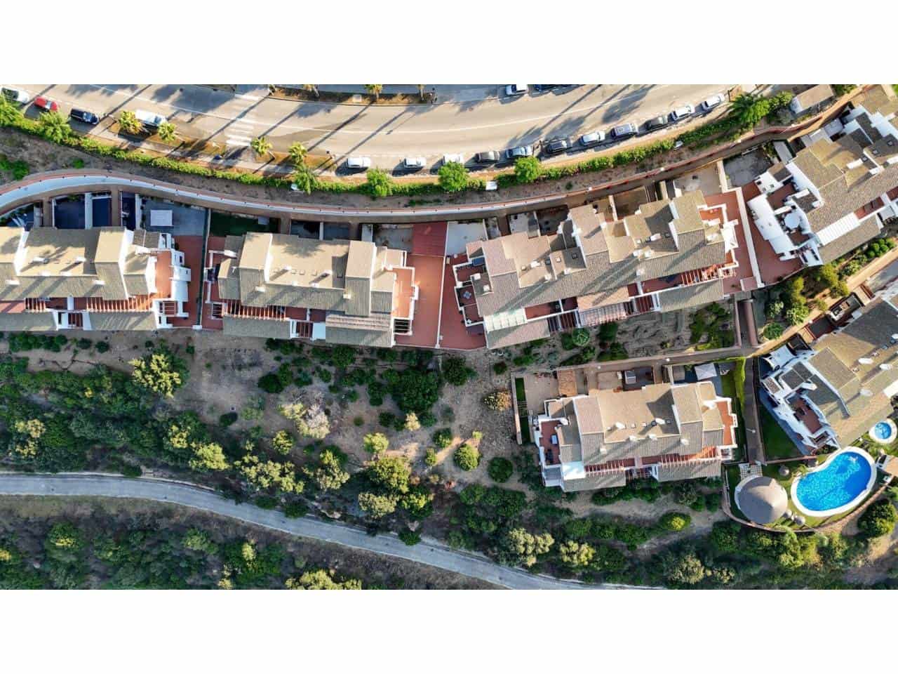 2 soverom Penthouse til salgs i La Alcaidesa med svømmebasseng garasje - € 375 000 (Ref: 9183181)