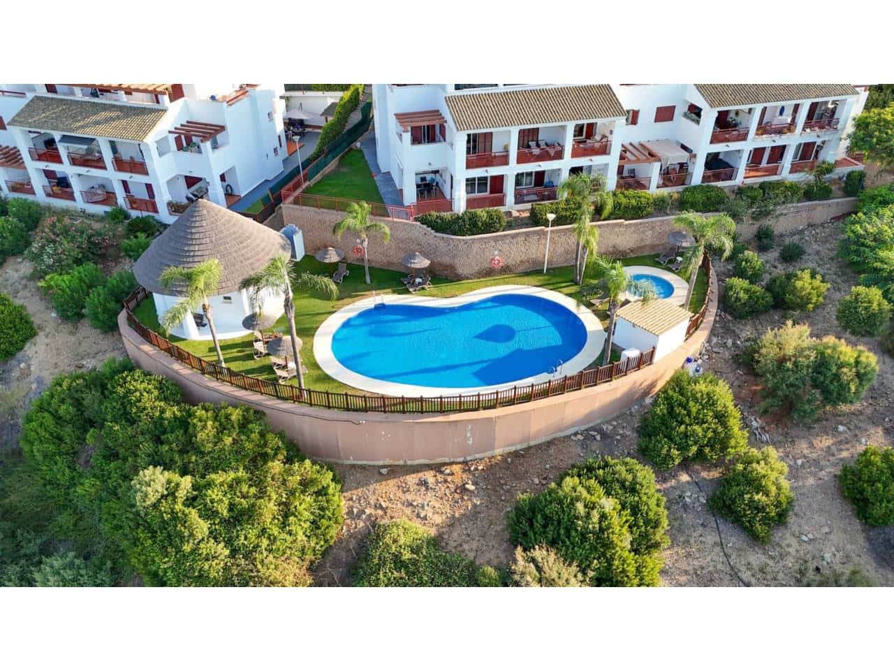 2 soverom Penthouse til salgs i La Alcaidesa med svømmebasseng garasje - € 375 000 (Ref: 9183181)