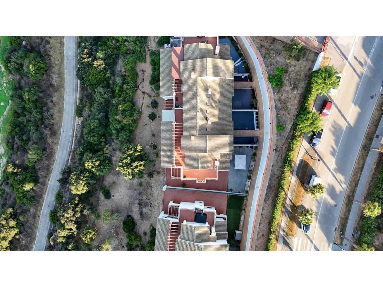 2 soverom Penthouse til salgs i La Alcaidesa med svømmebasseng garasje - € 375 000 (Ref: 9183181)