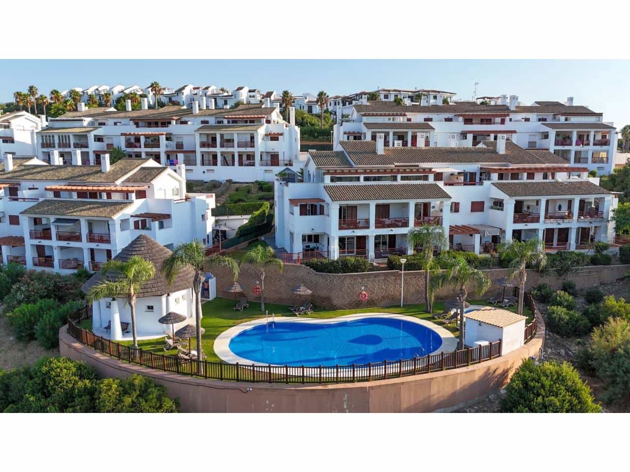 2 soverom Penthouse til salgs i La Alcaidesa med svømmebasseng garasje - € 375 000 (Ref: 9183181)