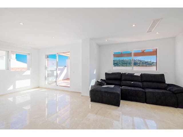 2 bedroom Penthouse for sale in La Alcaidesa with pool garage - € 375,000 (Ref: 9183181)