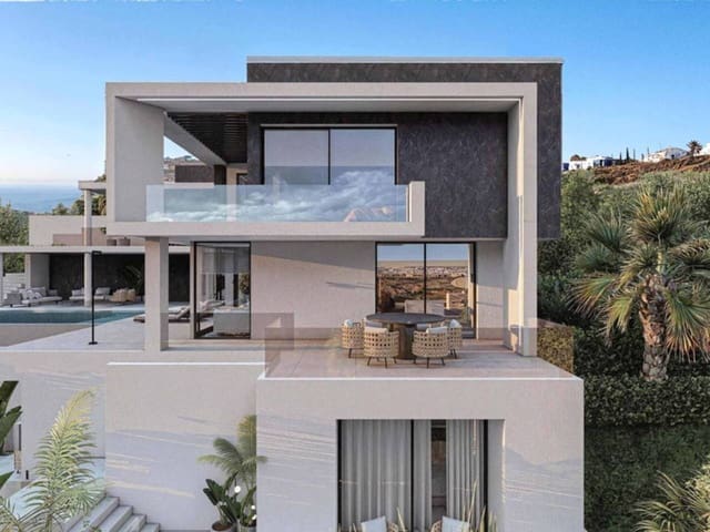 Chalet de 6 habitaciones en La Línea de la Concepción en venta con piscina garaje - 3.995.000 € (Ref: 9183182)