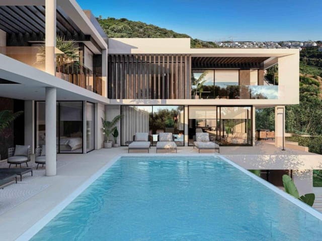 Chalet de 6 habitaciones en La Línea de la Concepción en venta con piscina garaje - 3.995.000 € (Ref: 9183182)