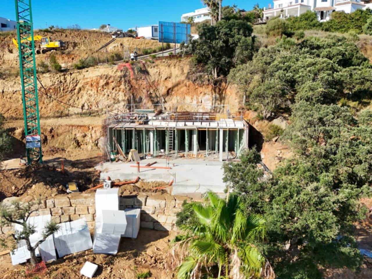 6 soveværelse Villa til salg i La Linea de la Concepcion med swimmingpool garage - € 3.995.000 (Ref: 9183182)