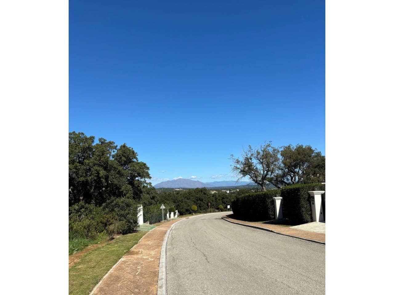 Grunde uden byggetilladelser til salg i Sotogrande - € 550.000 (Ref: 9187892)