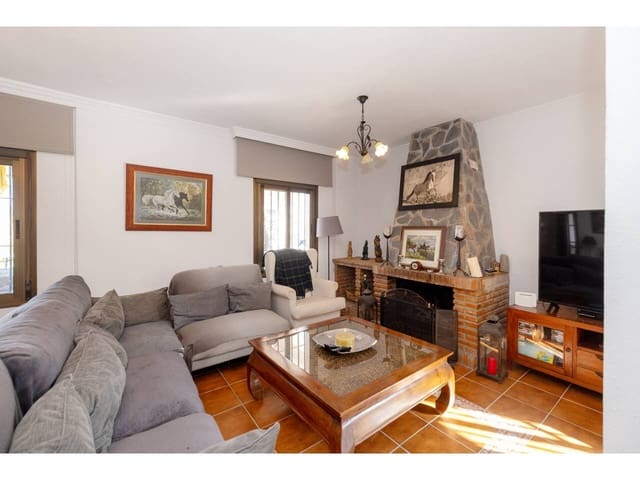 5 bedroom Finca/Country House for sale in Marchenilla, Jimena de la Frontera - € 1,800,000 (Ref: 9187893)