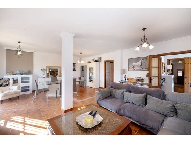 5 bedroom Finca/Country House for sale in Marchenilla, Jimena de la Frontera - € 1,800,000 (Ref: 9187893)