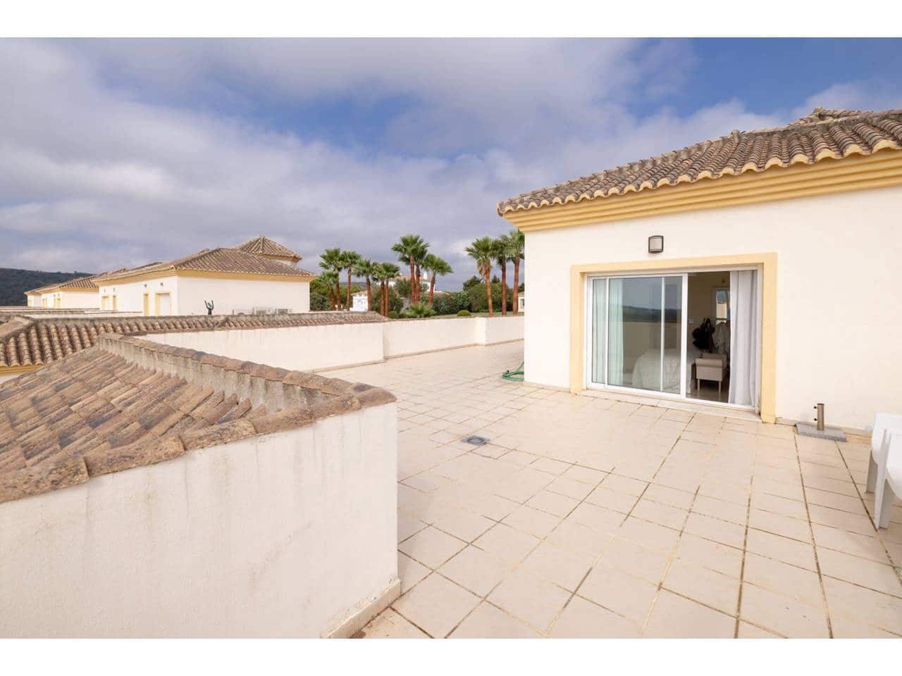 4 quarto Penthouse para venda em Sotogrande com garagem - 700 000 € (Ref: 9200244)