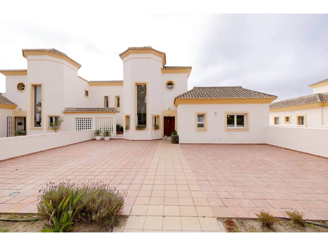 4 quarto Penthouse para venda em Sotogrande com garagem - 700 000 € (Ref: 9200244)