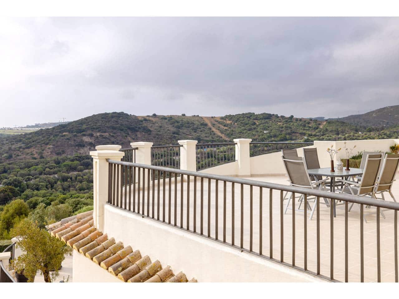 4 quarto Penthouse para venda em Sotogrande com garagem - 700 000 € (Ref: 9200244)