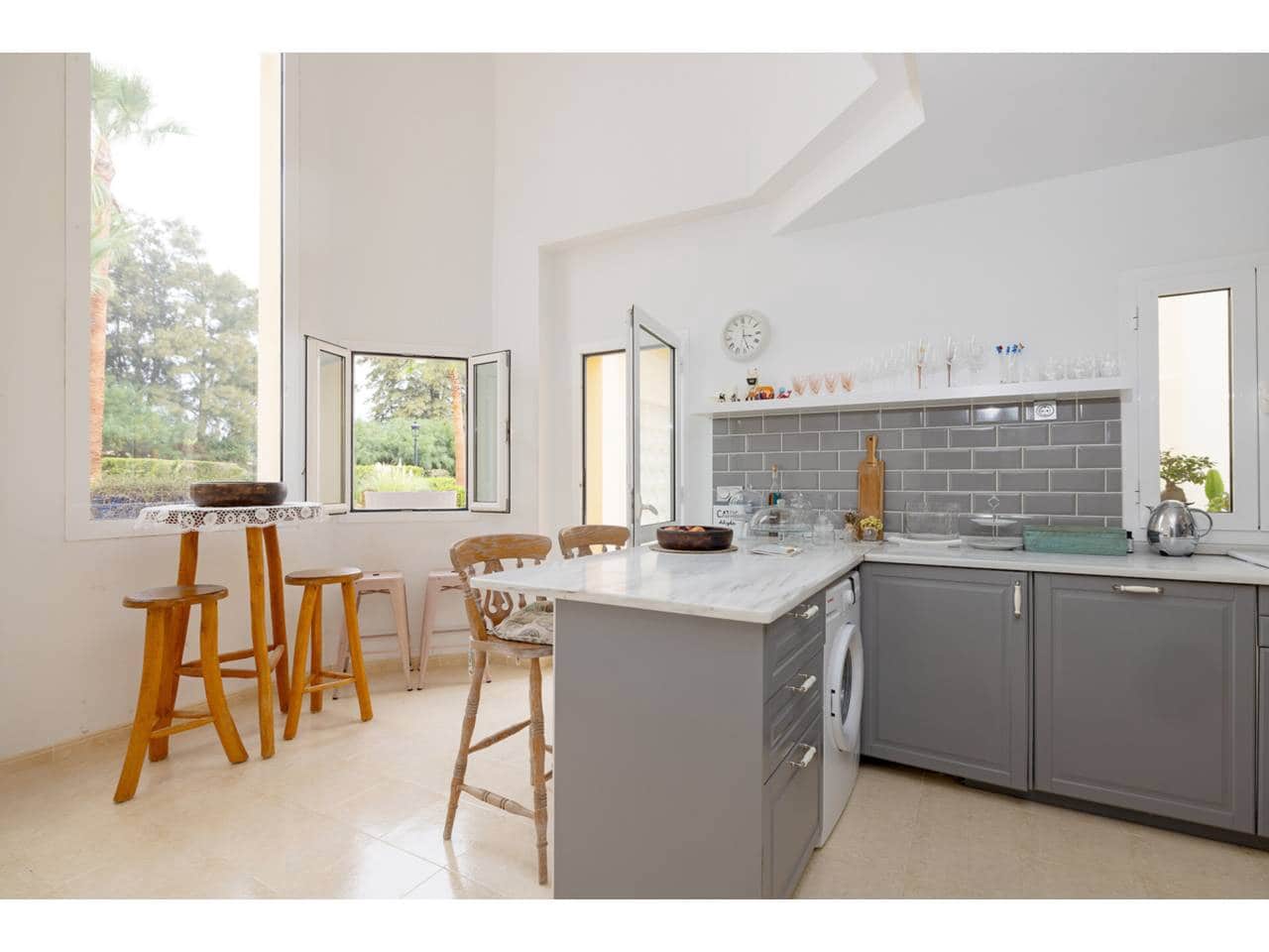 4 quarto Penthouse para venda em Sotogrande com garagem - 700 000 € (Ref: 9200244)