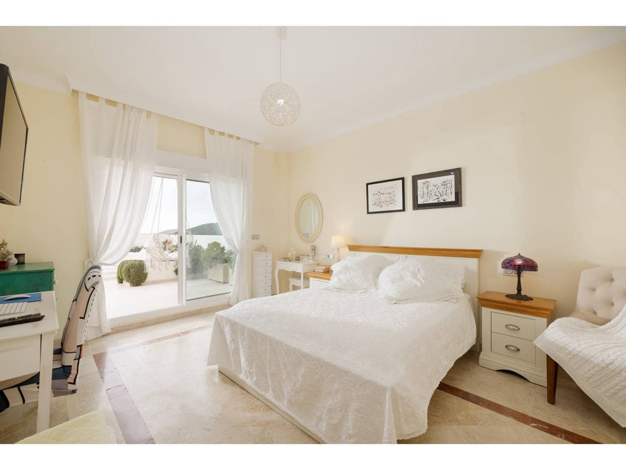 4 quarto Penthouse para venda em Sotogrande com garagem - 700 000 € (Ref: 9200244)