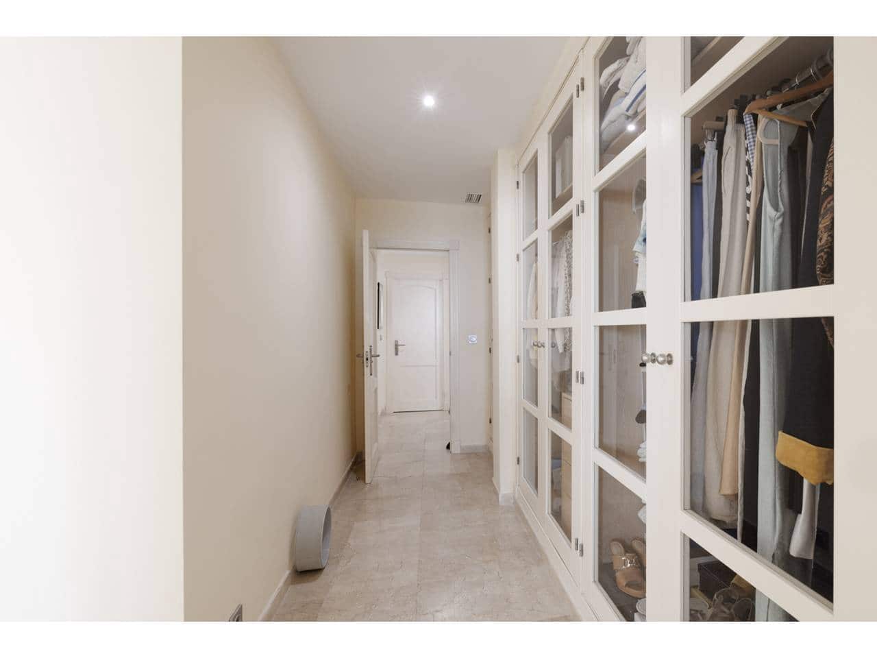 4 quarto Penthouse para venda em Sotogrande com garagem - 700 000 € (Ref: 9200244)