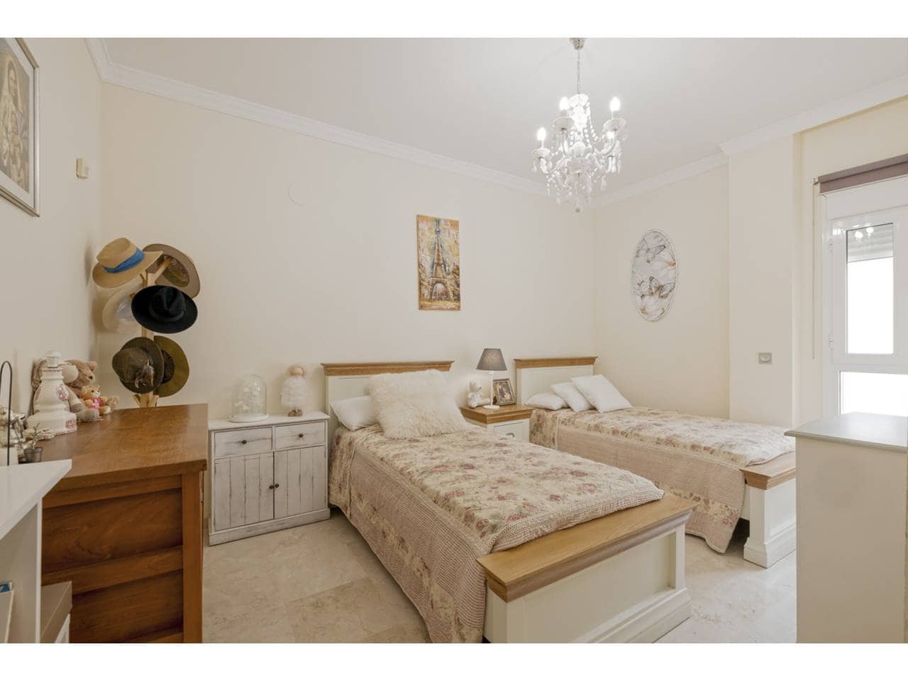 4 quarto Penthouse para venda em Sotogrande com garagem - 700 000 € (Ref: 9200244)