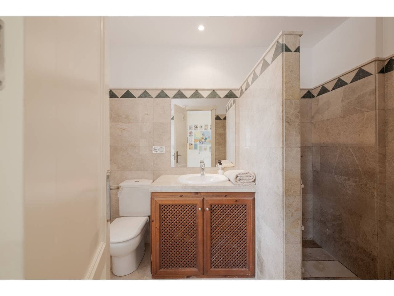 4 quarto Penthouse para venda em Sotogrande com garagem - 700 000 € (Ref: 9200244)