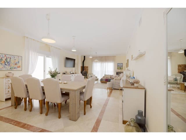 4 makuuhuone Kattohuoneisto myytävänä paikassa Sotogrande, San Roque mukana 
autotalli - 700 000 € (Ref: 9200244)