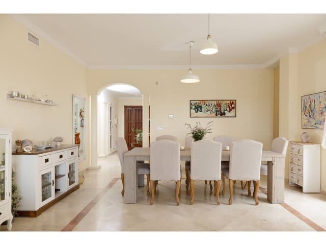 4 makuuhuone Kattohuoneisto myytävänä paikassa Sotogrande, San Roque mukana 
autotalli - 700 000 € (Ref: 9200244)