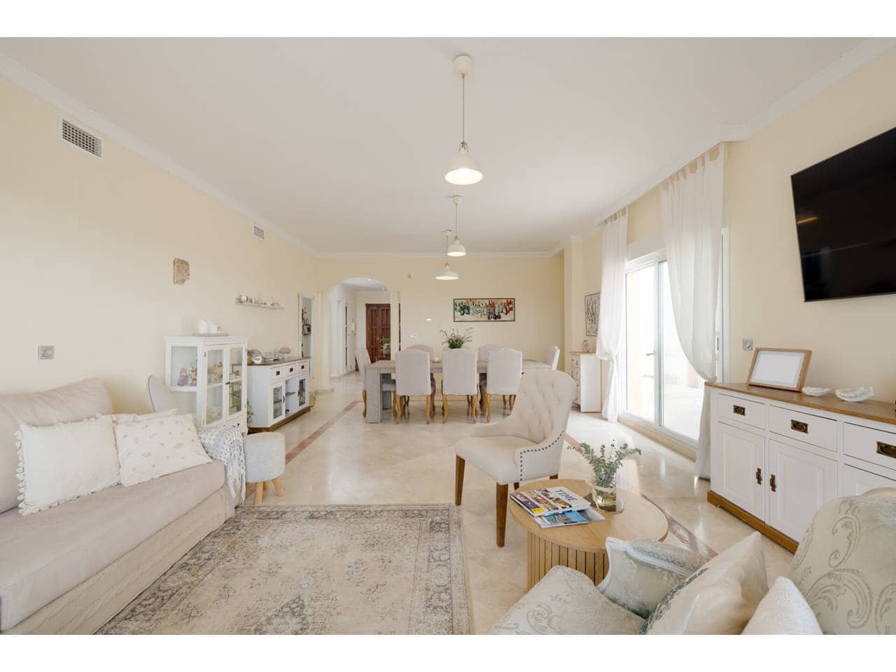 4 quarto Penthouse para venda em Sotogrande com garagem - 700 000 € (Ref: 9200244)