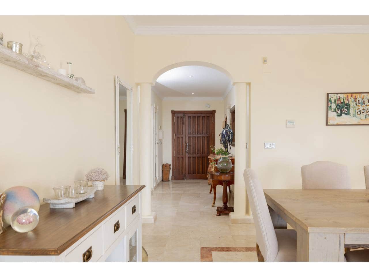 4 quarto Penthouse para venda em Sotogrande com garagem - 700 000 € (Ref: 9200244)