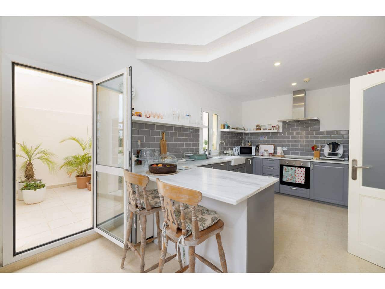 4 quarto Penthouse para venda em Sotogrande com garagem - 700 000 € (Ref: 9200244)