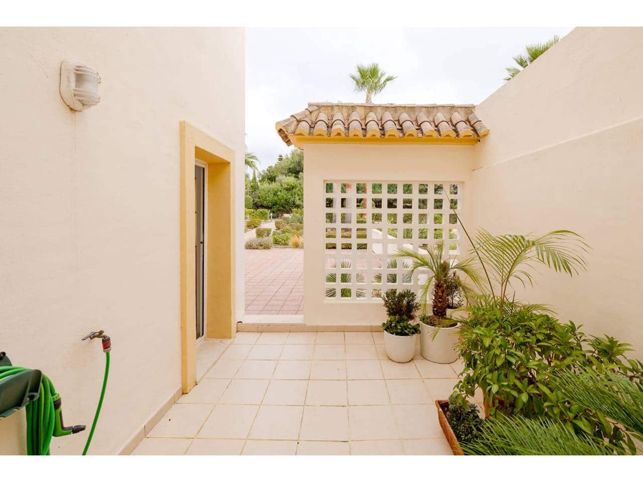 4 quarto Penthouse para venda em Sotogrande com garagem - 700 000 € (Ref: 9200244)