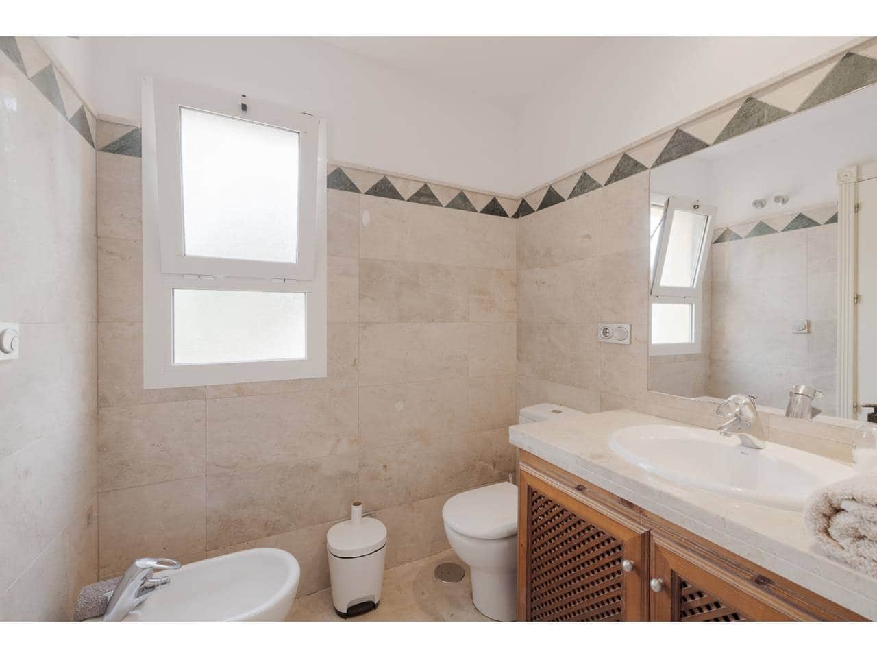 4 quarto Penthouse para venda em Sotogrande com garagem - 700 000 € (Ref: 9200244)