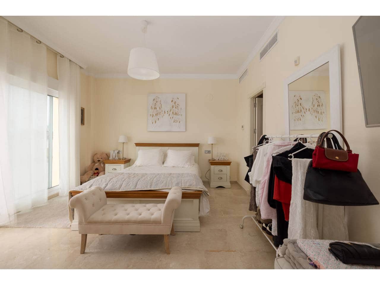 4 quarto Penthouse para venda em Sotogrande com garagem - 700 000 € (Ref: 9200244)