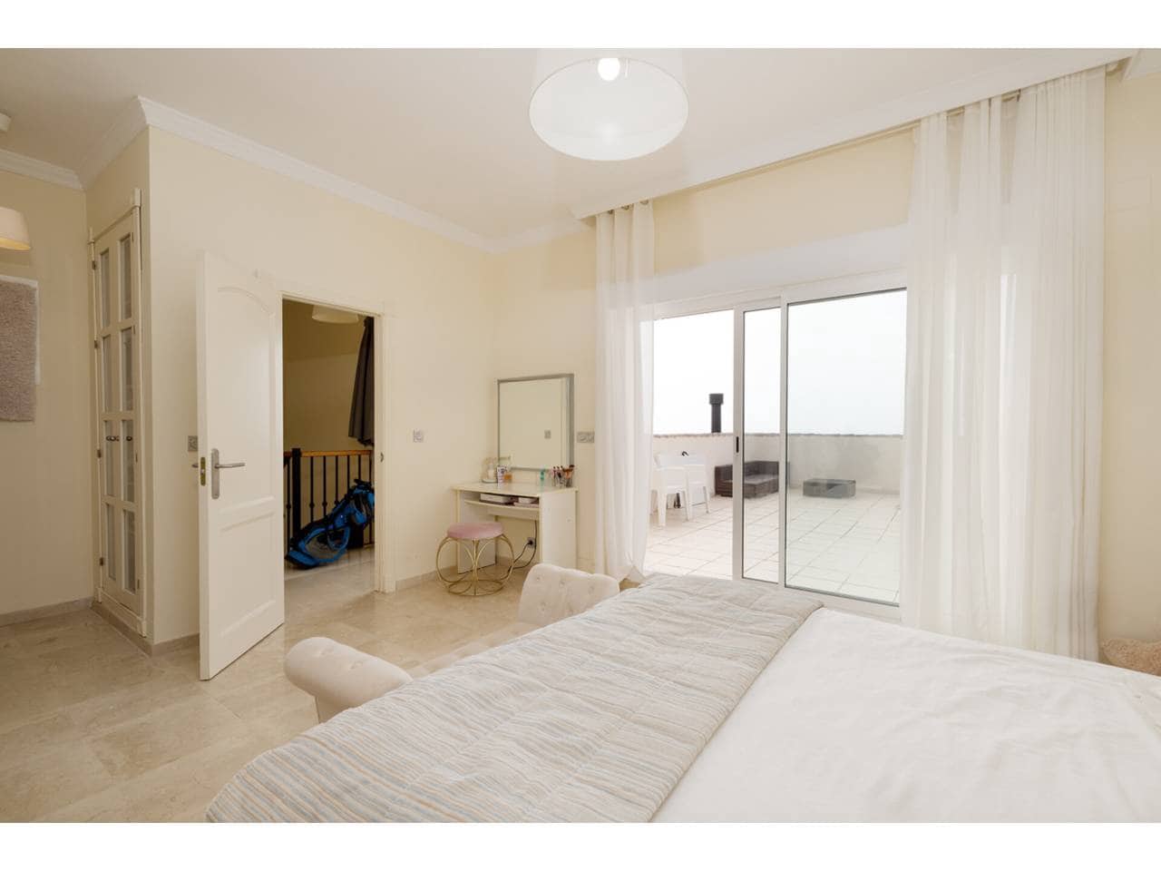 4 quarto Penthouse para venda em Sotogrande com garagem - 700 000 € (Ref: 9200244)