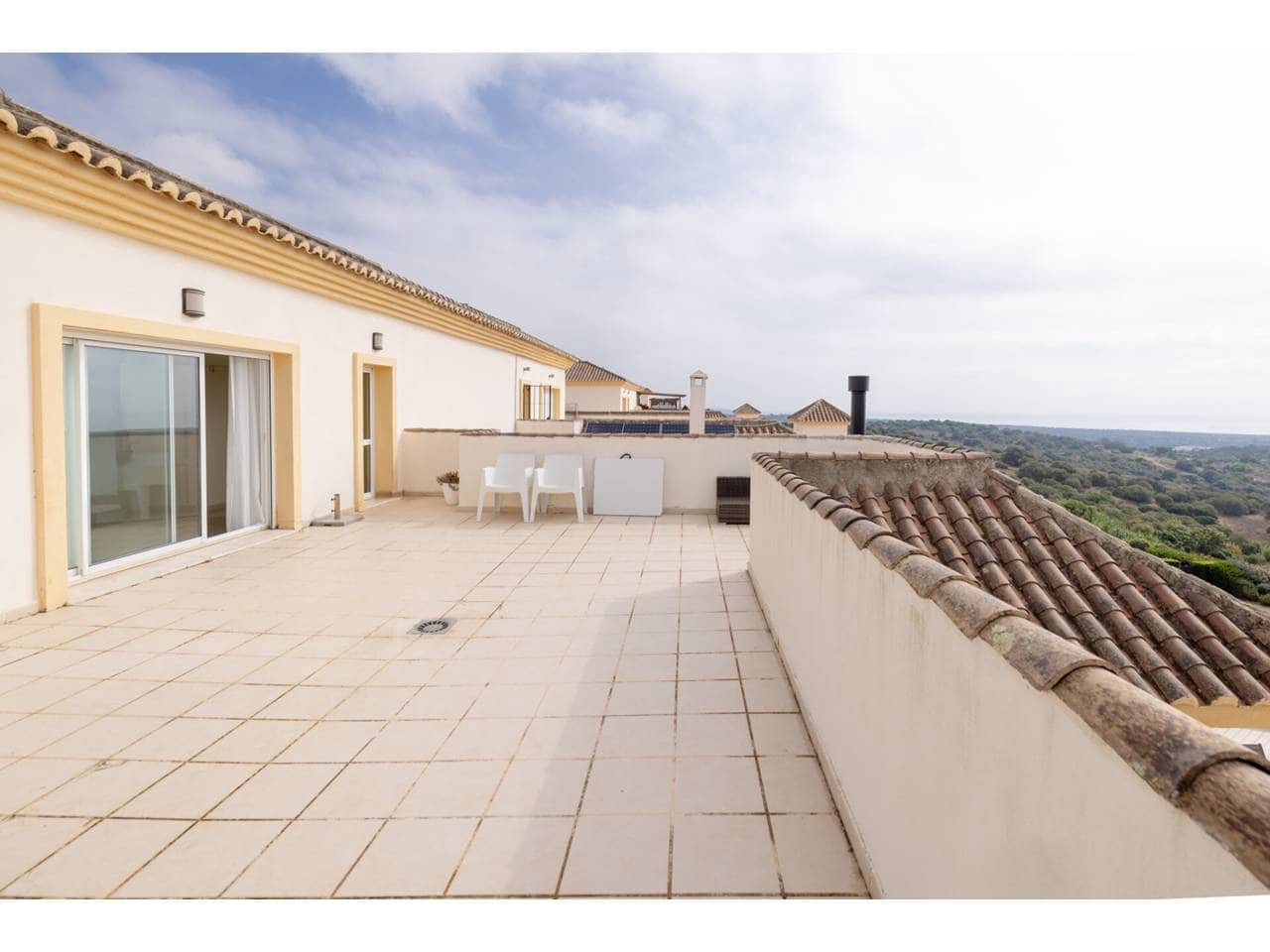 4 quarto Penthouse para venda em Sotogrande com garagem - 700 000 € (Ref: 9200244)