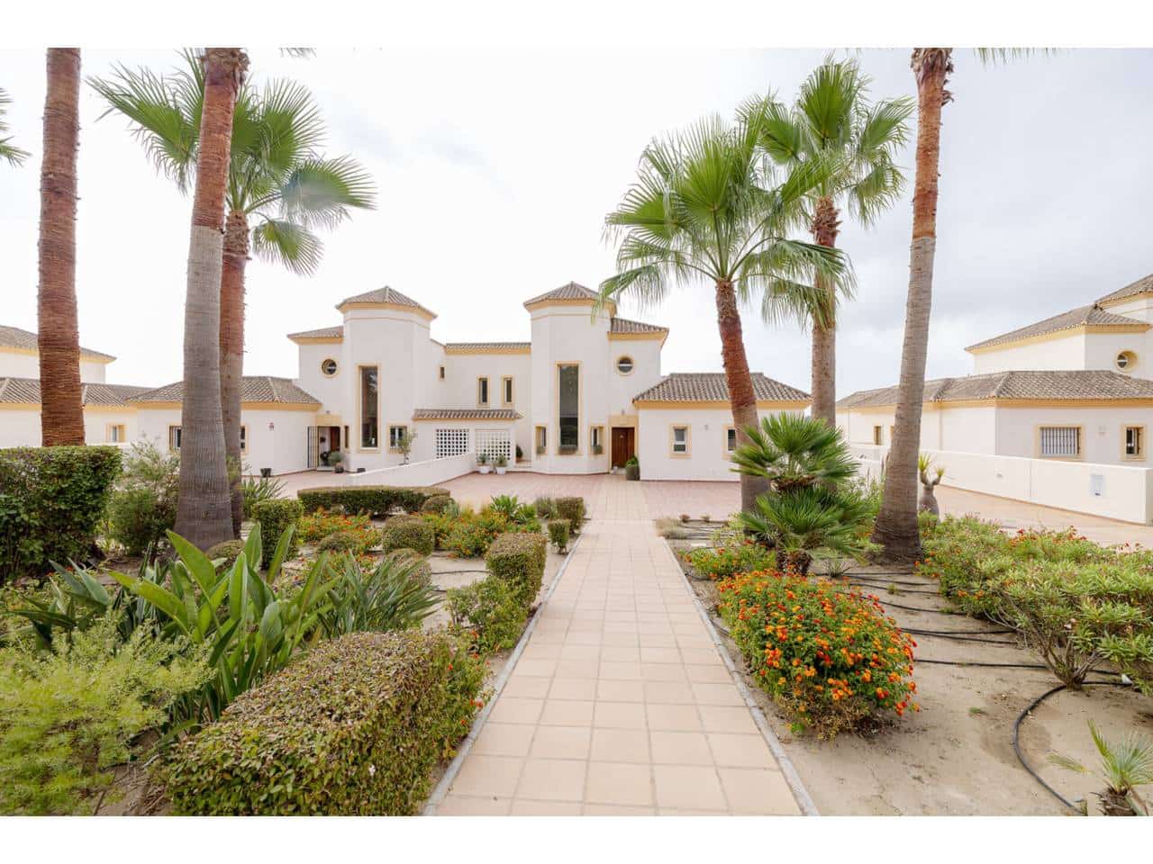 4 quarto Penthouse para venda em Sotogrande com garagem - 700 000 € (Ref: 9200244)