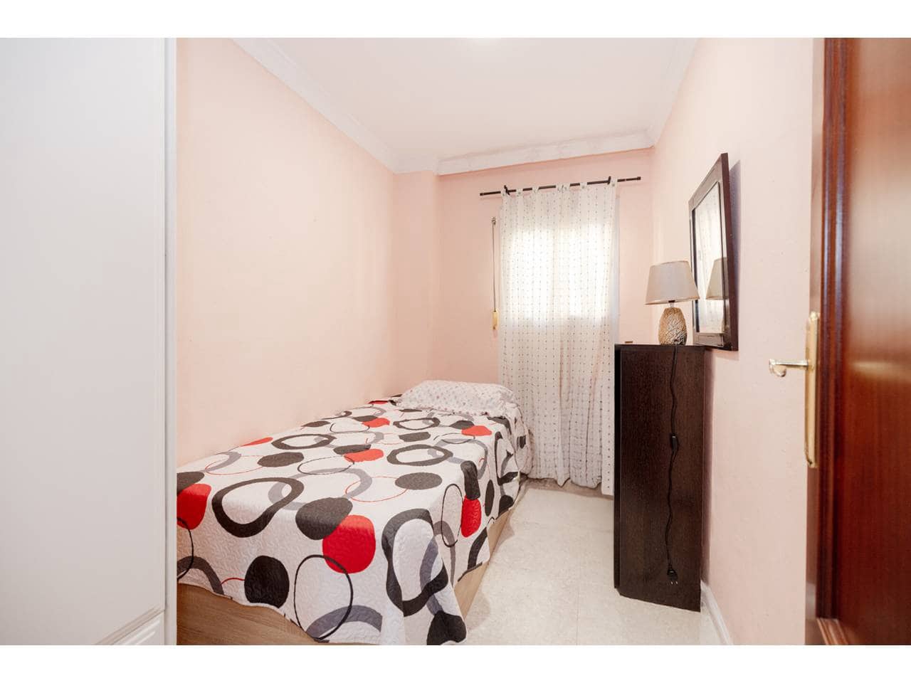 3 soveværelse Lejlighed til salg i Algeciras - € 121.000 (Ref: 9208050)