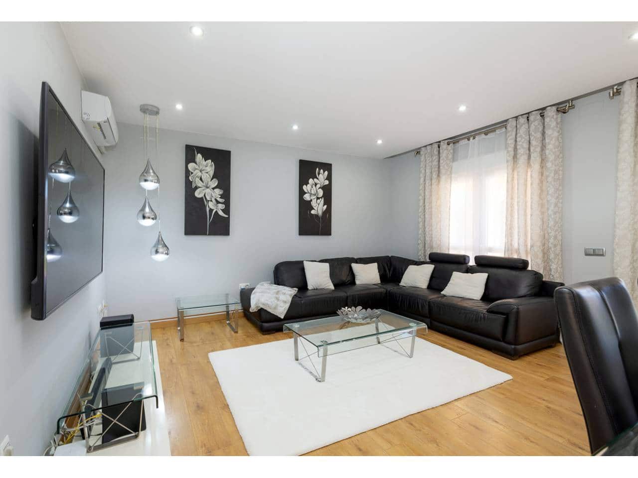 4 soverom Villa til salgs i La Linea de la Concepcion med svømmebasseng garasje - € 530 000 (Ref: 9246277)