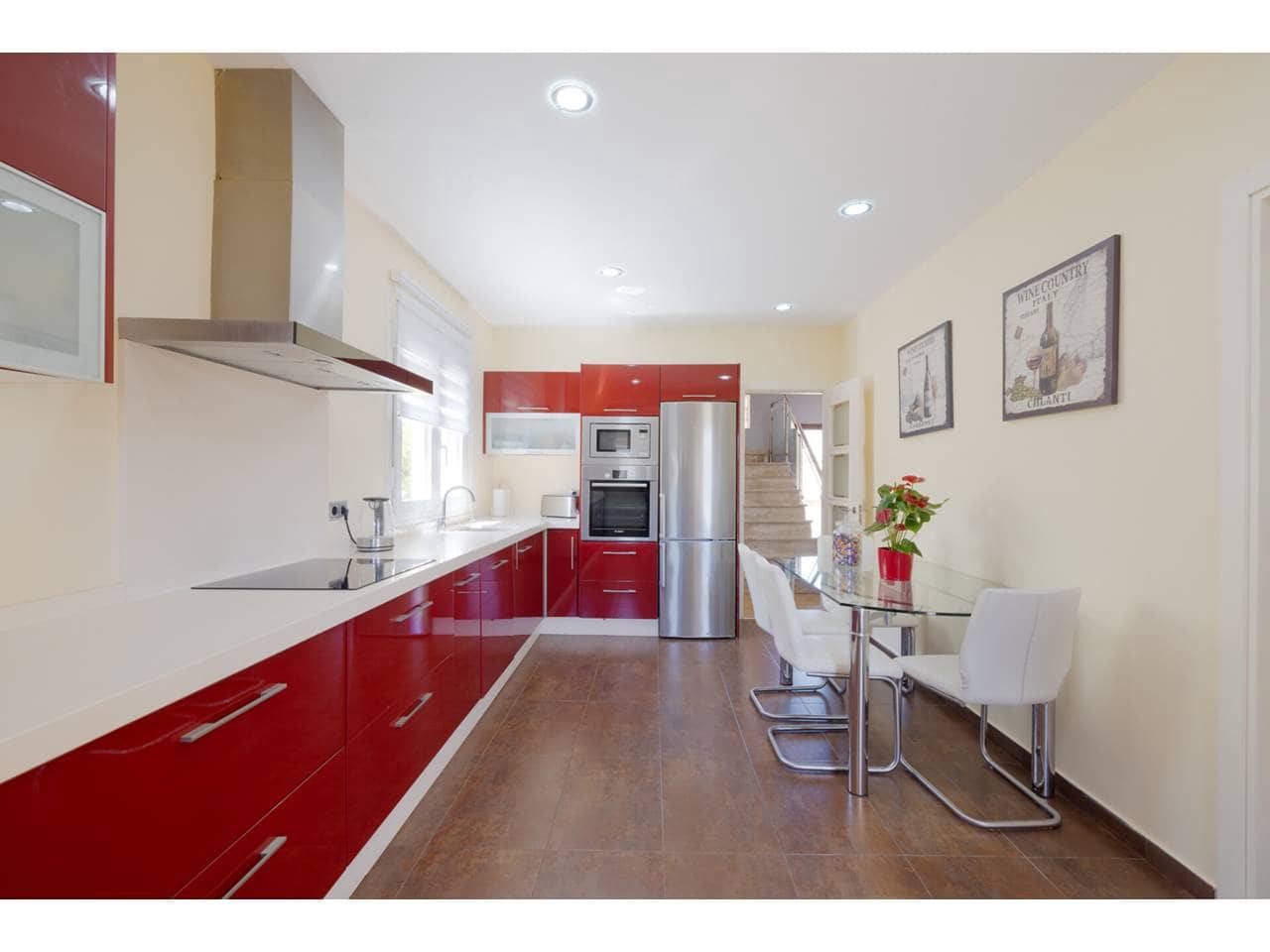 4 soverom Villa til salgs i La Linea de la Concepcion med svømmebasseng garasje - € 530 000 (Ref: 9246277)