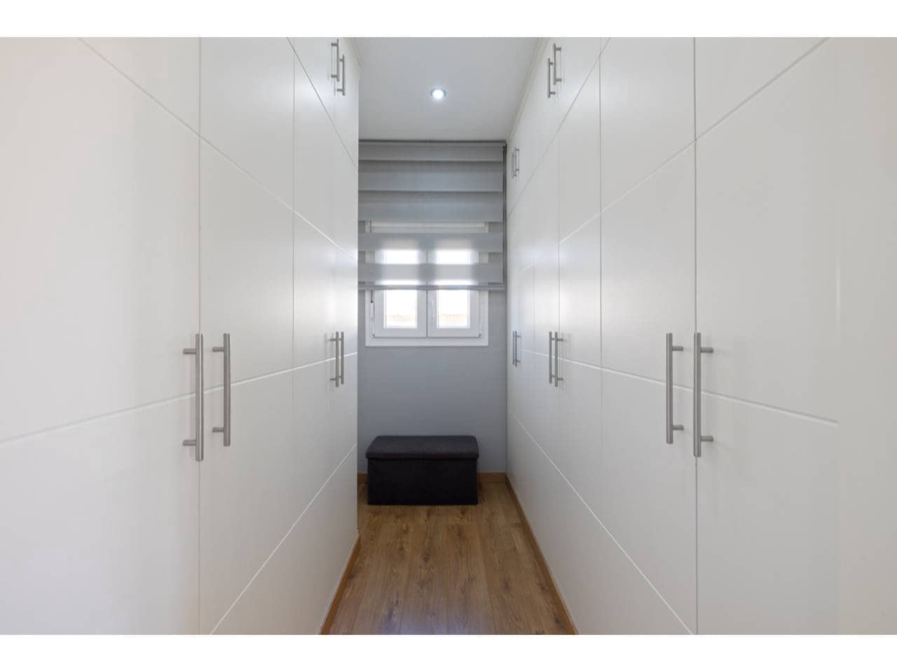 4 soverom Villa til salgs i La Linea de la Concepcion med svømmebasseng garasje - € 530 000 (Ref: 9246277)