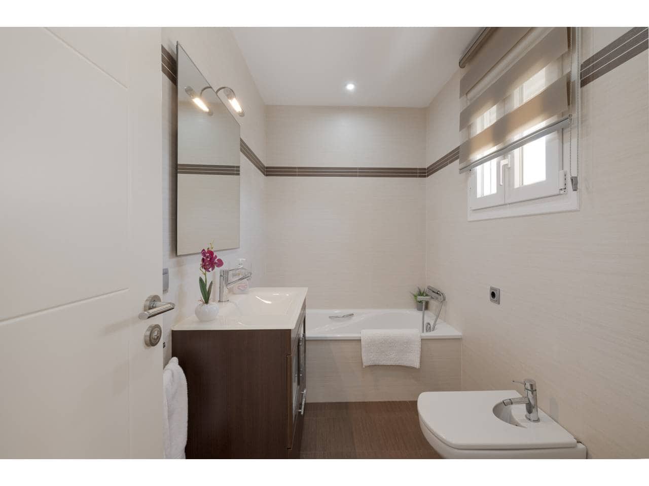 4 soverom Villa til salgs i La Linea de la Concepcion med svømmebasseng garasje - € 530 000 (Ref: 9246277)