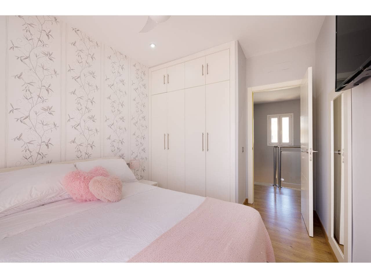 4 soverom Villa til salgs i La Linea de la Concepcion med svømmebasseng garasje - € 530 000 (Ref: 9246277)