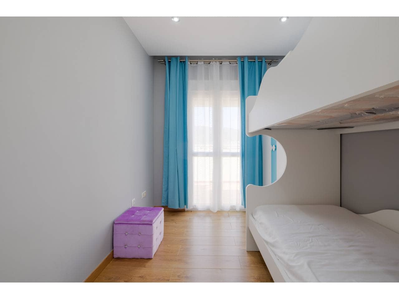 4 soverom Villa til salgs i La Linea de la Concepcion med svømmebasseng garasje - € 530 000 (Ref: 9246277)