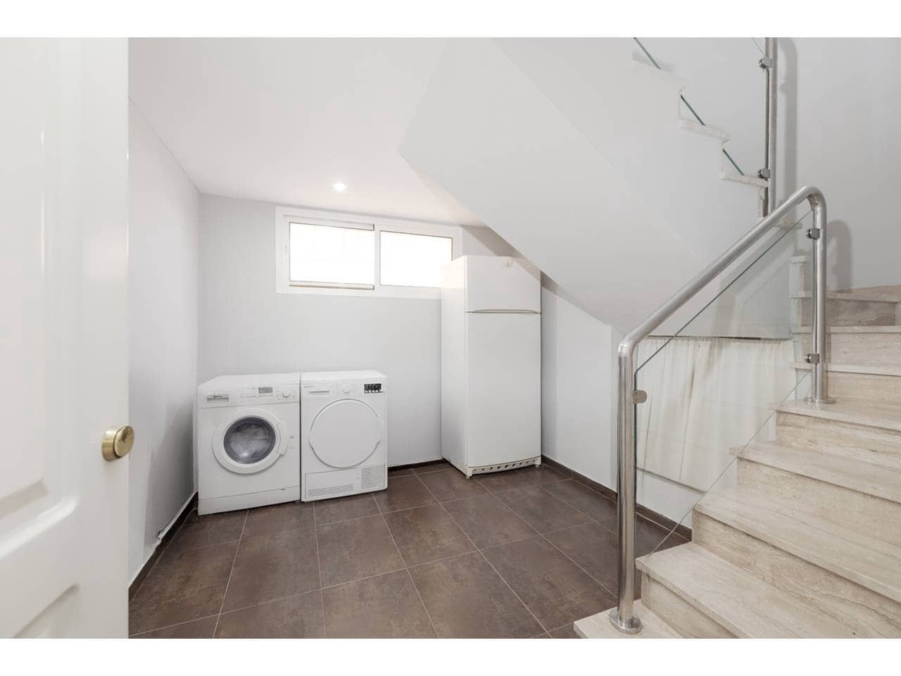 4 soverom Villa til salgs i La Linea de la Concepcion med svømmebasseng garasje - € 530 000 (Ref: 9246277)