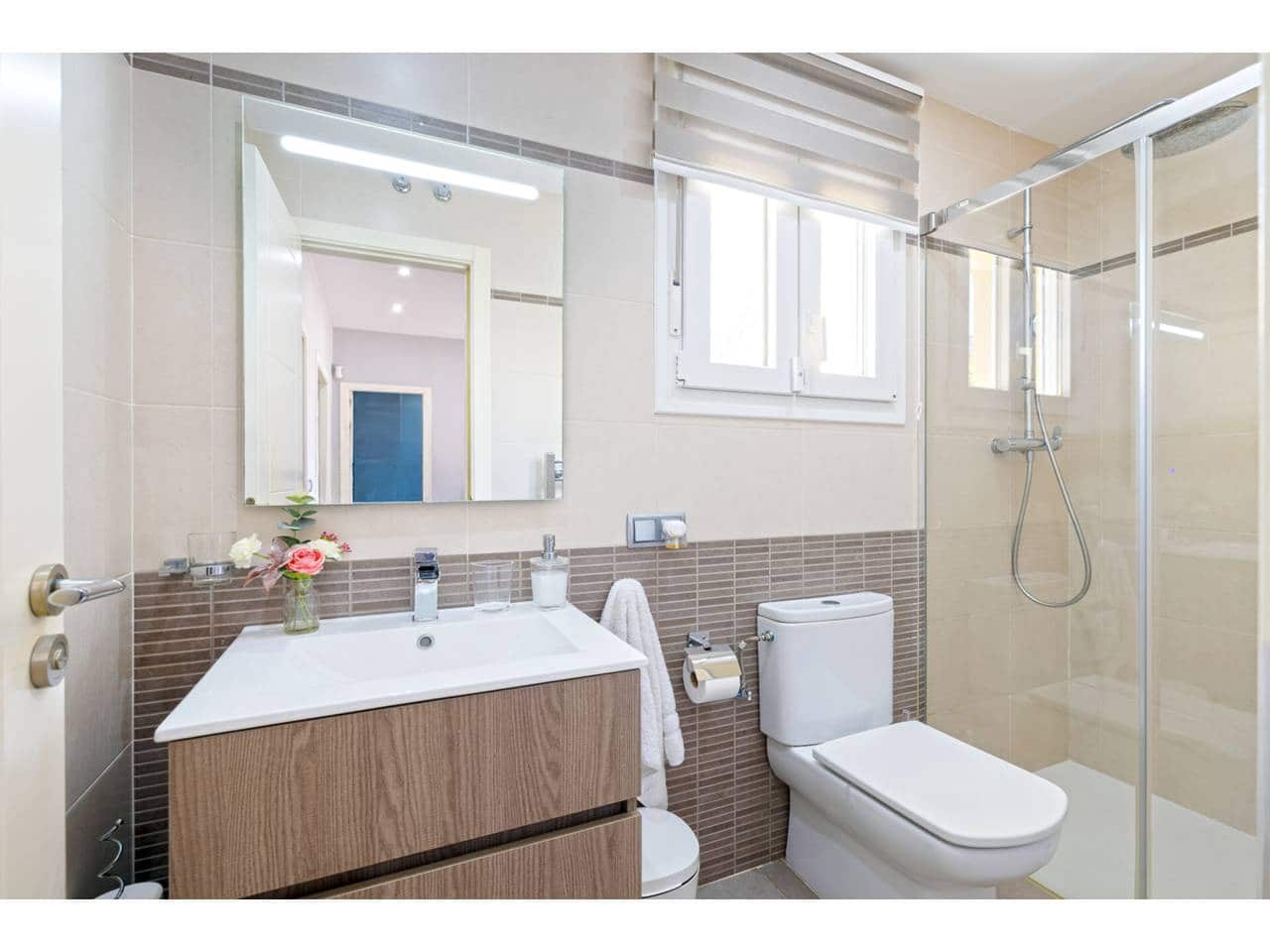 4 soverom Villa til salgs i La Linea de la Concepcion med svømmebasseng garasje - € 530 000 (Ref: 9246277)