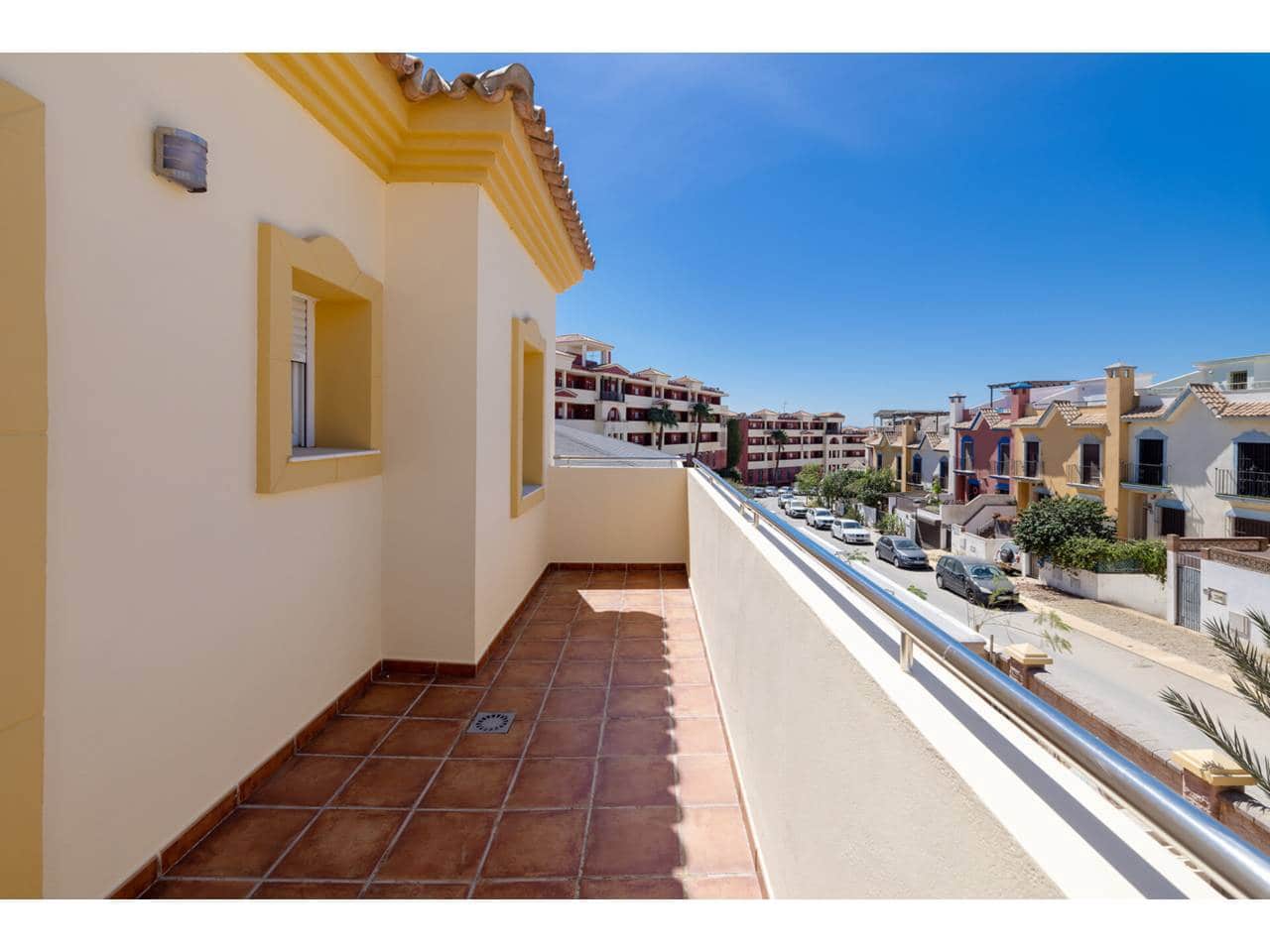 4 soverom Villa til salgs i La Linea de la Concepcion med svømmebasseng garasje - € 530 000 (Ref: 9246277)