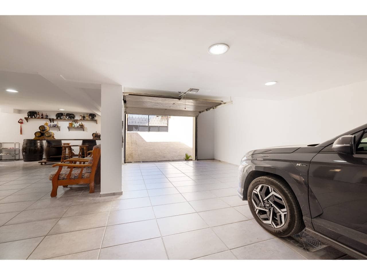 4 soverom Villa til salgs i La Linea de la Concepcion med svømmebasseng garasje - € 530 000 (Ref: 9246277)